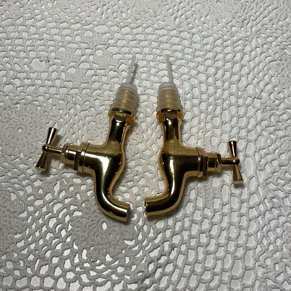 Decorative oil bottle spouts set of 2 - Picture 4 of 4